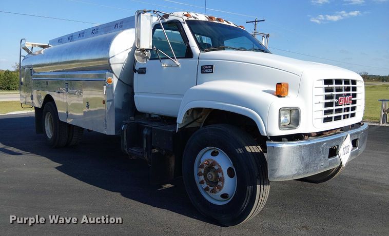 image for item DJ7856 2000 GMC C7500 fuel truck