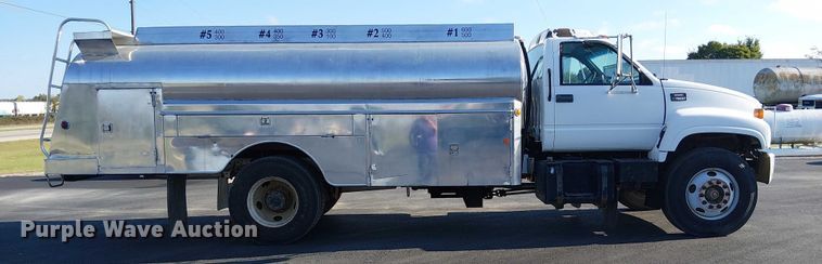 image for item DJ7856 2000 GMC C7500 fuel truck
