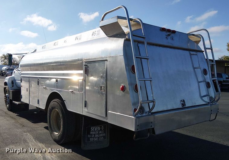 image for item DJ7856 2000 GMC C7500 fuel truck