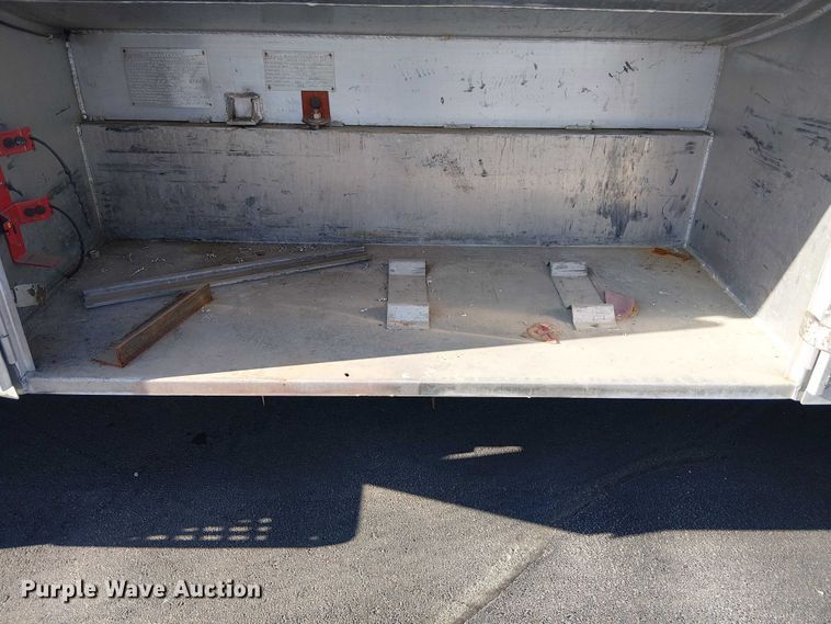 image for item DJ7856 2000 GMC C7500 fuel truck