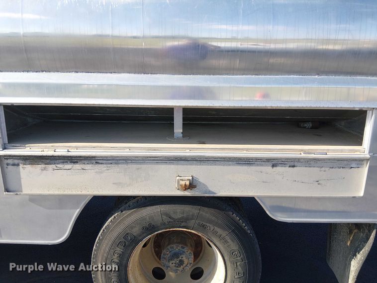 image for item DJ7856 2000 GMC C7500 fuel truck