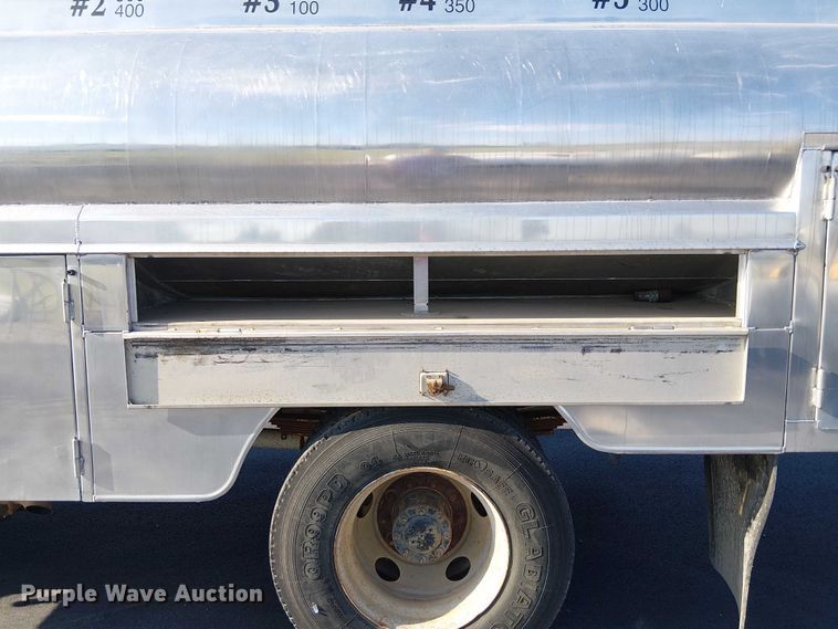 image for item DJ7856 2000 GMC C7500 fuel truck