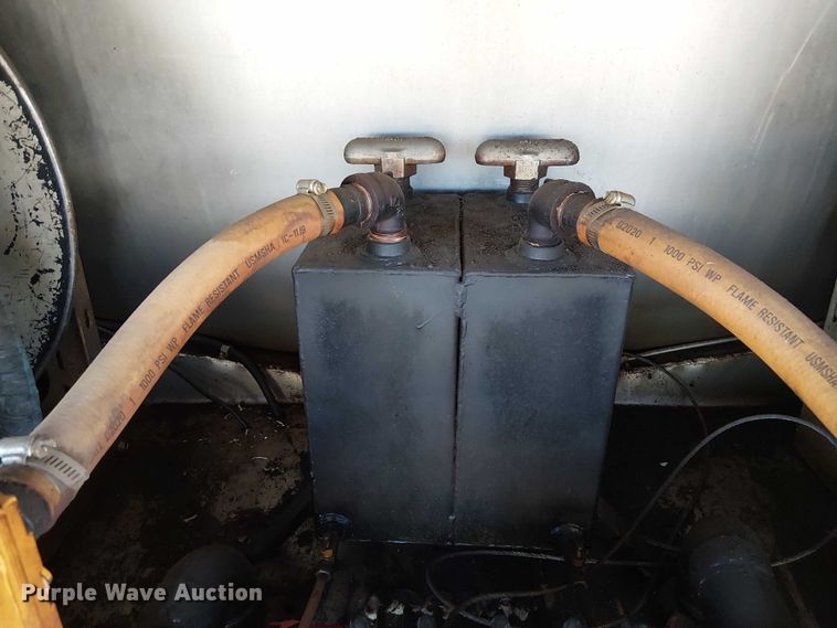 image for item DJ7856 2000 GMC C7500 fuel truck