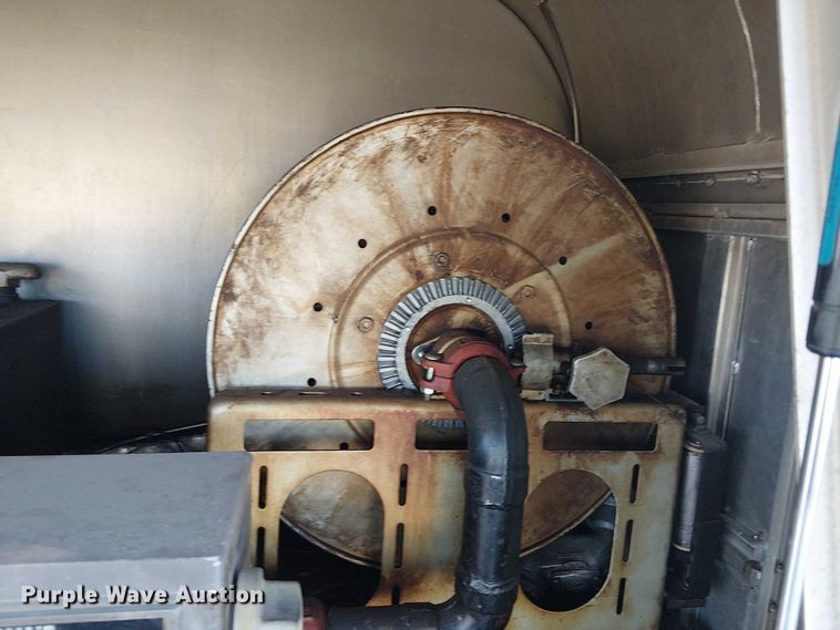 image for item DJ7856 2000 GMC C7500 fuel truck