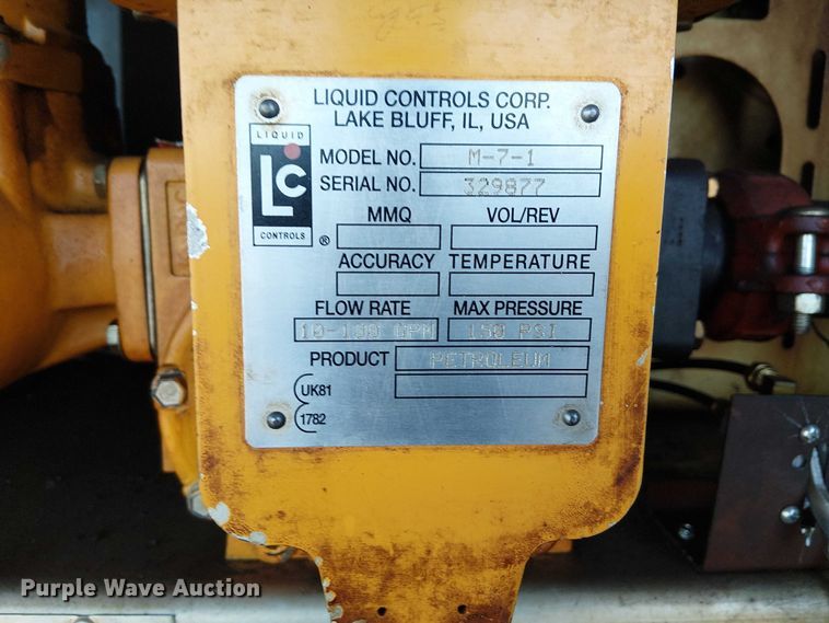 image for item DJ7856 2000 GMC C7500 fuel truck