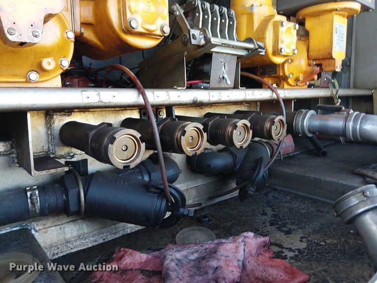 image for item DJ7856 2000 GMC C7500 fuel truck