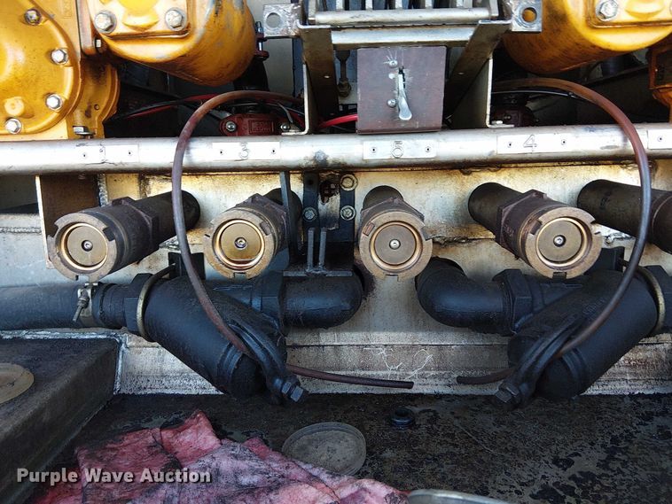 image for item DJ7856 2000 GMC C7500 fuel truck