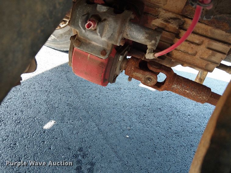 image for item DJ7856 2000 GMC C7500 fuel truck