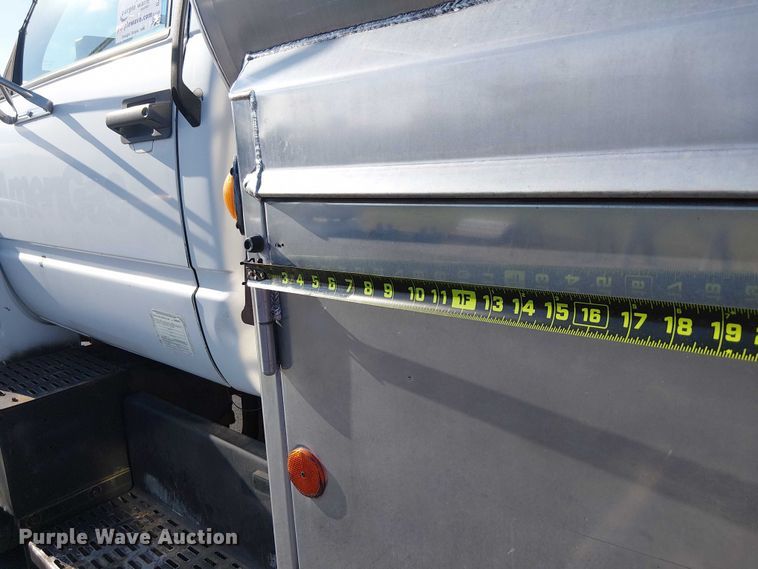 image for item DJ7856 2000 GMC C7500 fuel truck