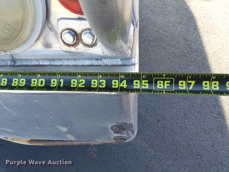 image for item DJ7856 2000 GMC C7500 fuel truck