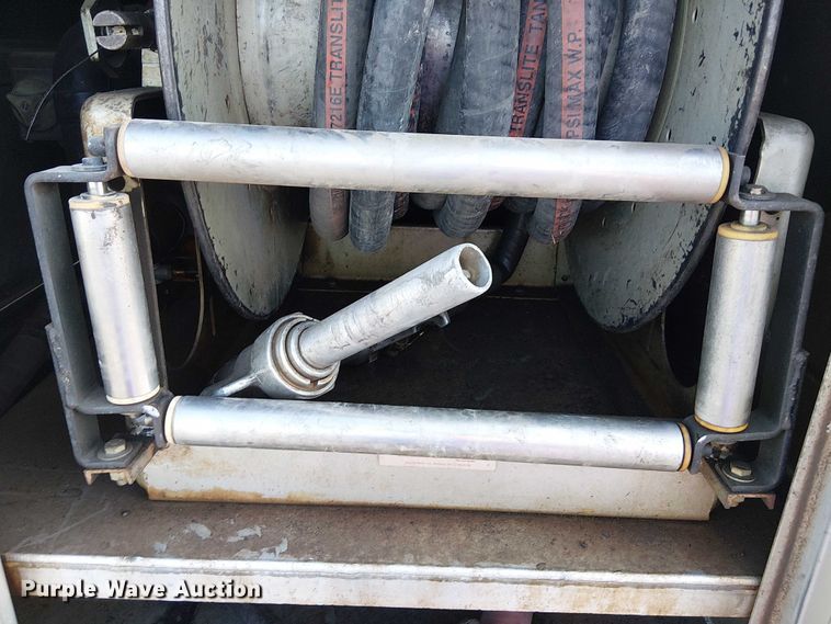 image for item DJ7856 2000 GMC C7500 fuel truck