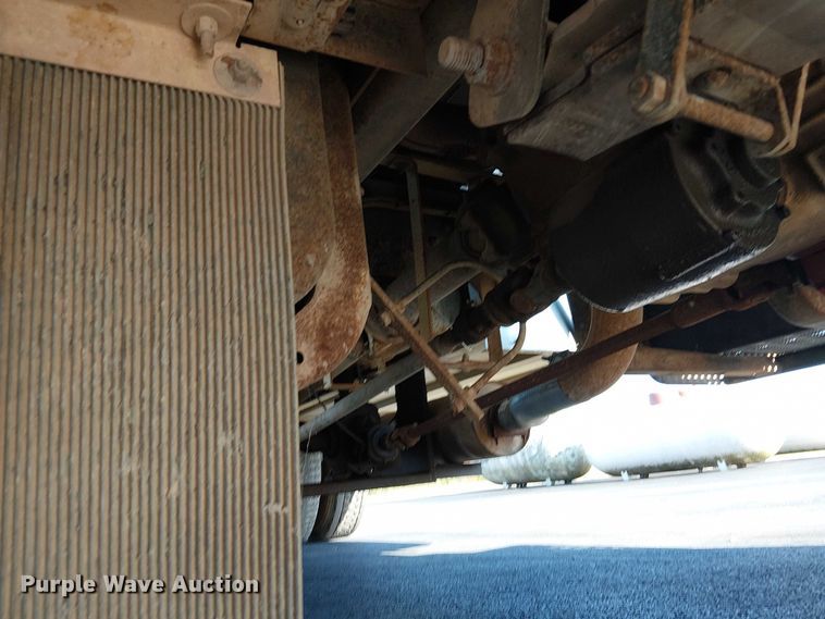 image for item DJ7856 2000 GMC C7500 fuel truck