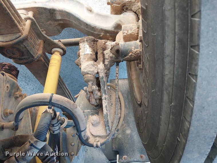 image for item DJ7856 2000 GMC C7500 fuel truck