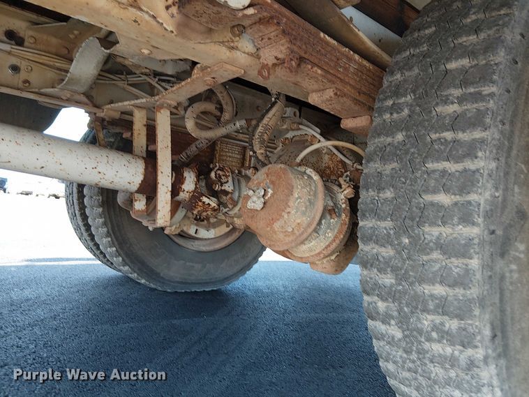 image for item DJ7856 2000 GMC C7500 fuel truck