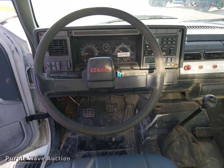 image for item DJ7856 2000 GMC C7500 fuel truck