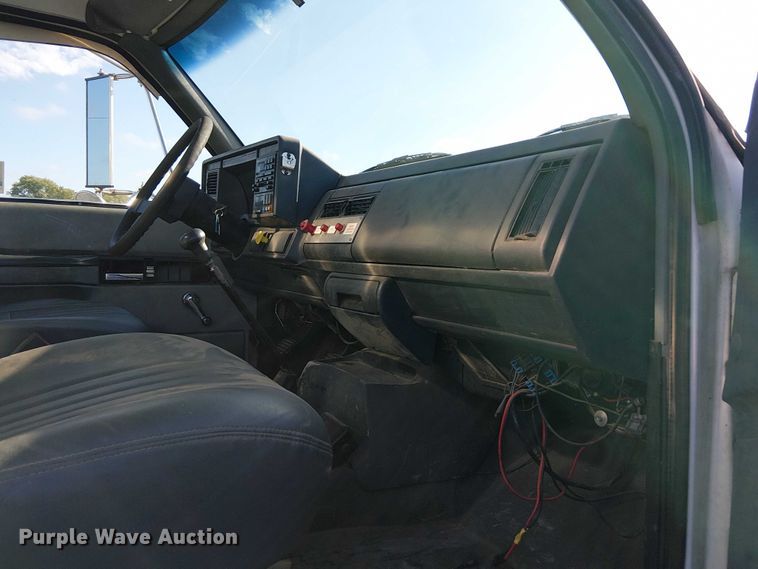 image for item DJ7856 2000 GMC C7500 fuel truck