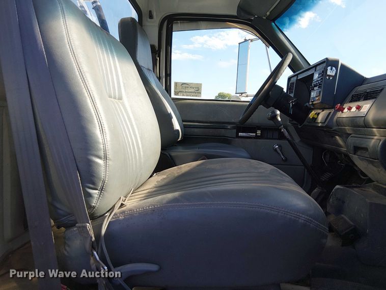 image for item DJ7856 2000 GMC C7500 fuel truck