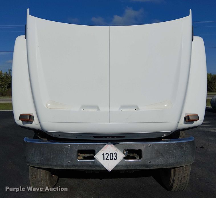 image for item DJ7856 2000 GMC C7500 fuel truck