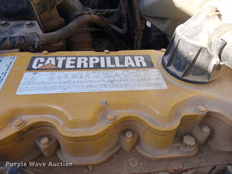 image for item DJ7856 2000 GMC C7500 fuel truck