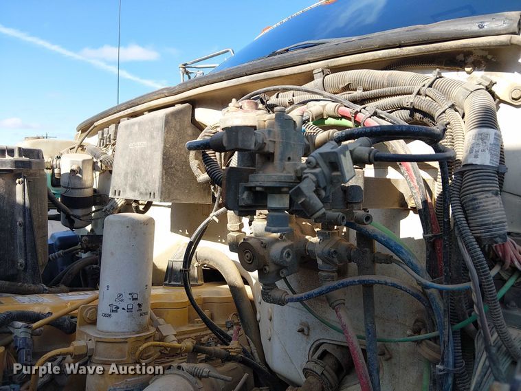 image for item DJ7856 2000 GMC C7500 fuel truck