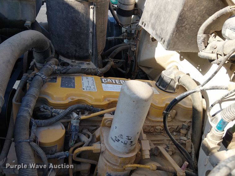 image for item DJ7856 2000 GMC C7500 fuel truck