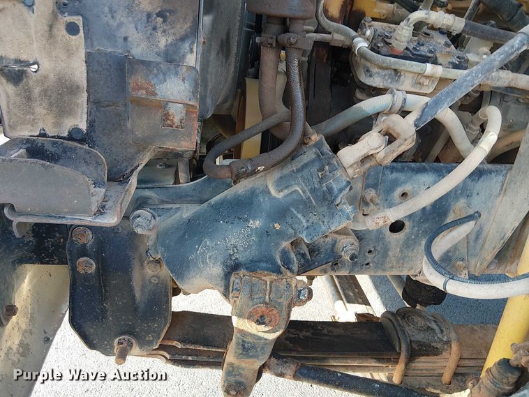 image for item DJ7856 2000 GMC C7500 fuel truck