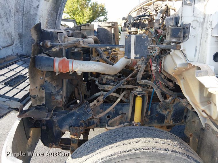 image for item DJ7856 2000 GMC C7500 fuel truck