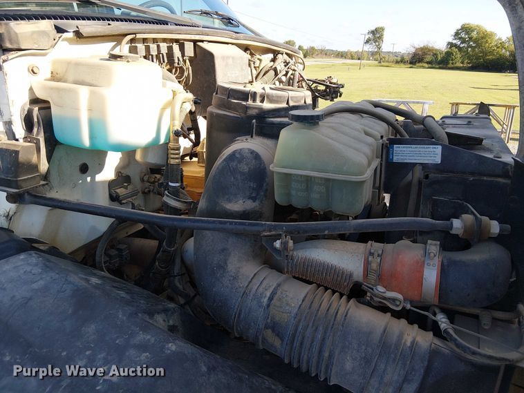 image for item DJ7856 2000 GMC C7500 fuel truck