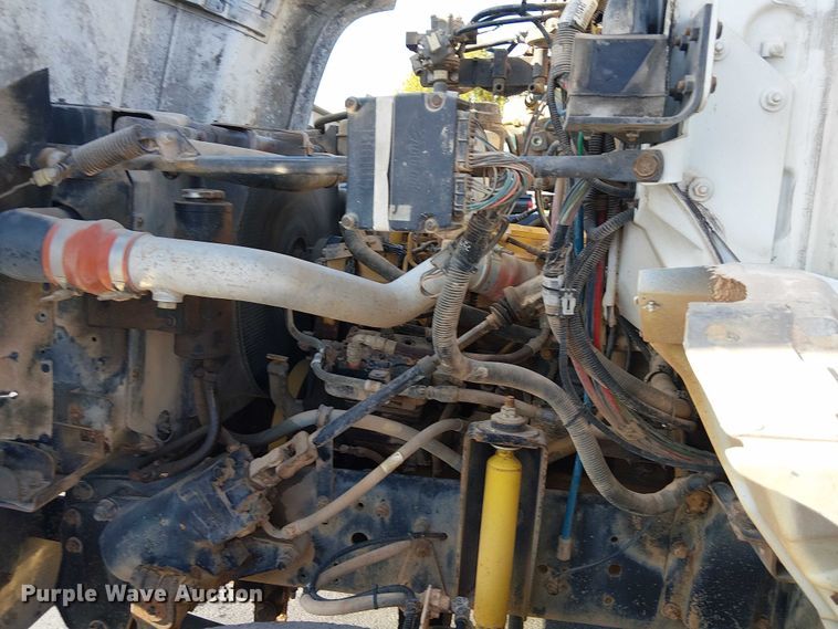 image for item DJ7856 2000 GMC C7500 fuel truck