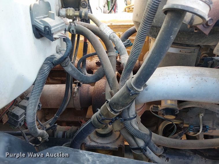 image for item DJ7856 2000 GMC C7500 fuel truck