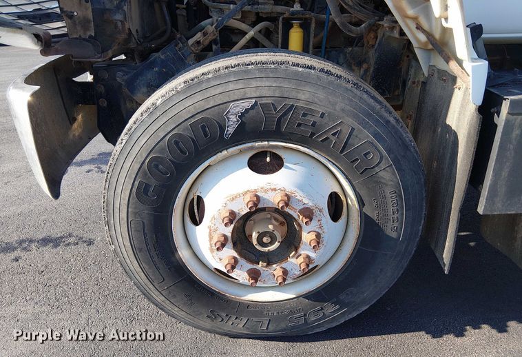 image for item DJ7856 2000 GMC C7500 fuel truck