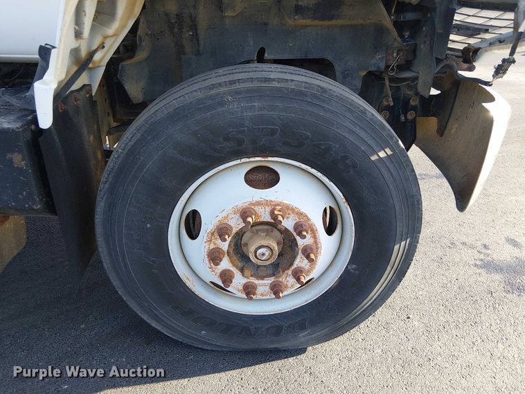 image for item DJ7856 2000 GMC C7500 fuel truck