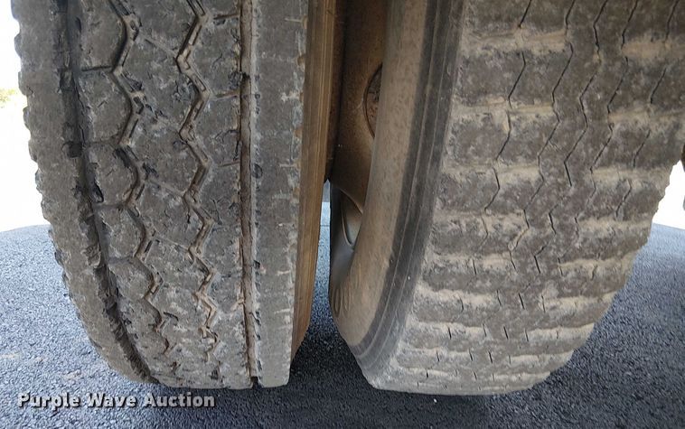 image for item DJ7856 2000 GMC C7500 fuel truck