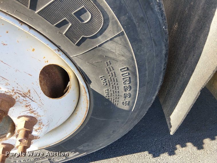 image for item DJ7856 2000 GMC C7500 fuel truck