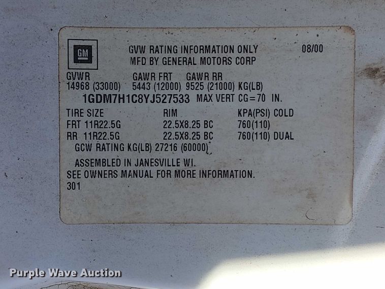 image for item DJ7856 2000 GMC C7500 fuel truck