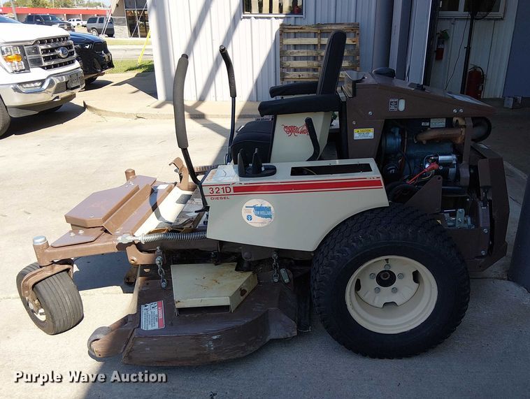 image for item DJ7861 2003 Grasshopper 321D ZTR lawn mower