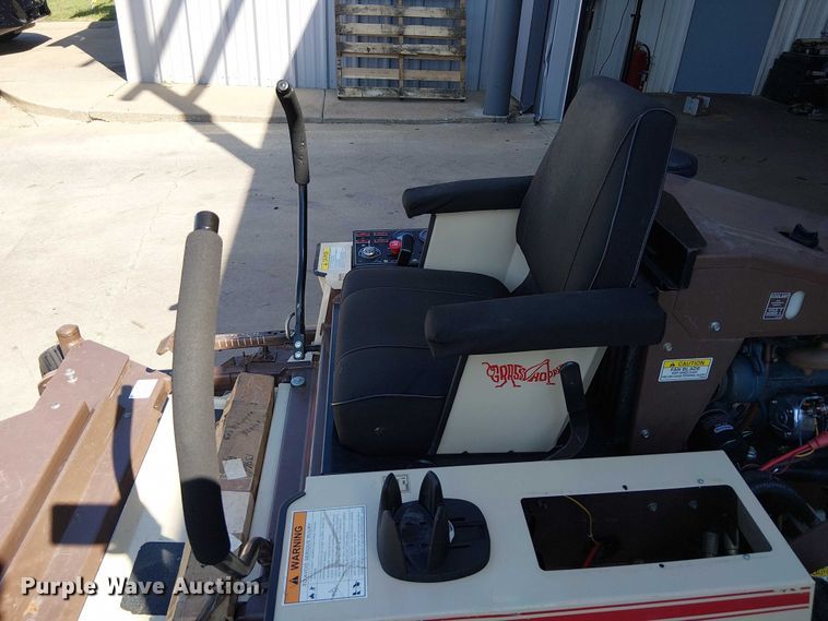 image for item DJ7861 2003 Grasshopper 321D ZTR lawn mower