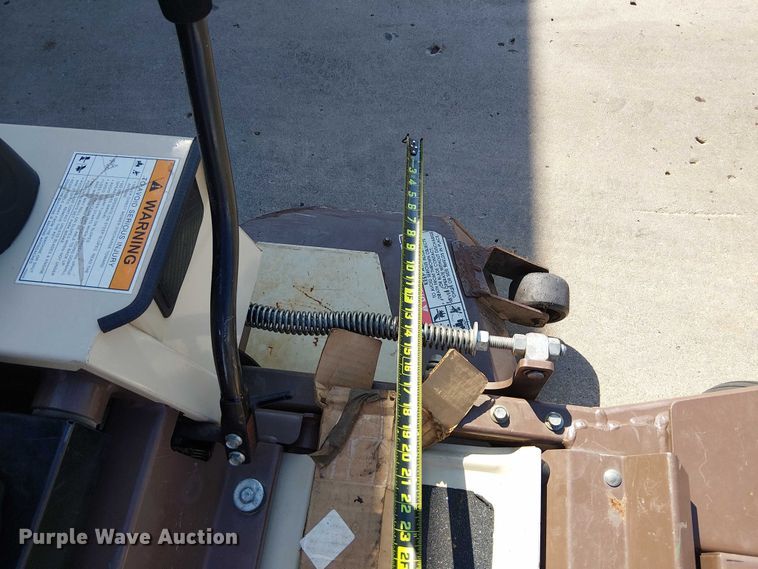 image for item DJ7861 2003 Grasshopper 321D ZTR lawn mower