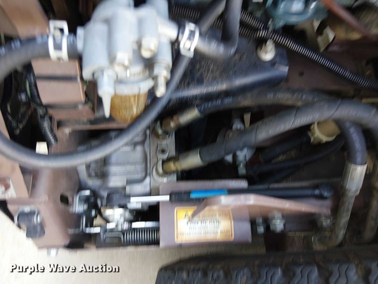 image for item DJ7861 2003 Grasshopper 321D ZTR lawn mower