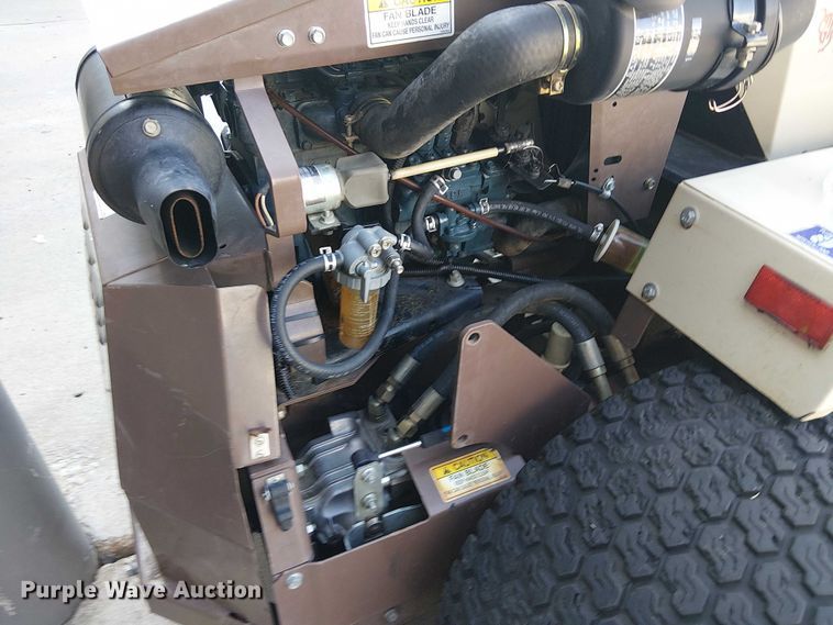 image for item DJ7861 2003 Grasshopper 321D ZTR lawn mower