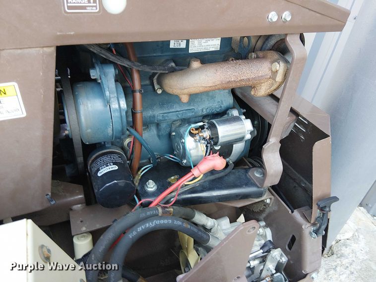 image for item DJ7861 2003 Grasshopper 321D ZTR lawn mower