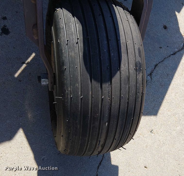 image for item DJ7861 2003 Grasshopper 321D ZTR lawn mower