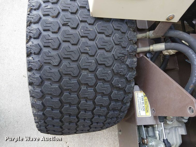 image for item DJ7861 2003 Grasshopper 321D ZTR lawn mower