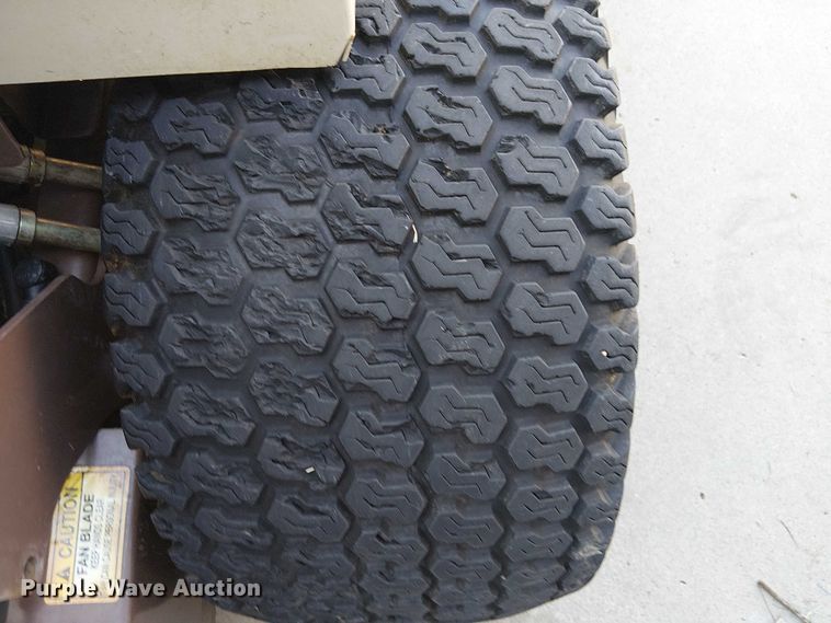 image for item DJ7861 2003 Grasshopper 321D ZTR lawn mower