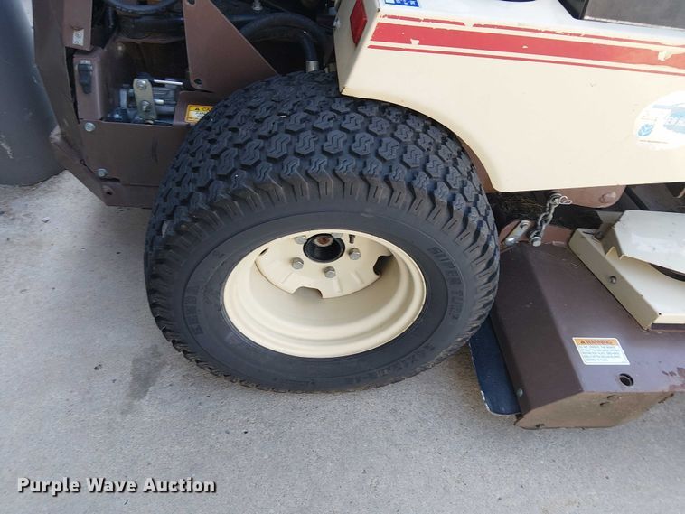 image for item DJ7861 2003 Grasshopper 321D ZTR lawn mower