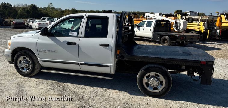 image for item DO2405 2006 Dodge Ram 2500HD Quad Cab flatbed pickup truck