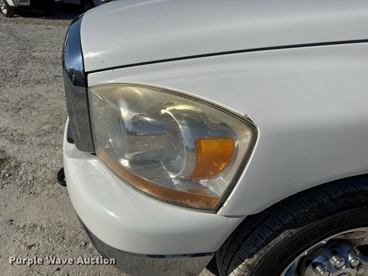 image for item DO2405 2006 Dodge Ram 2500HD Quad Cab flatbed pickup truck