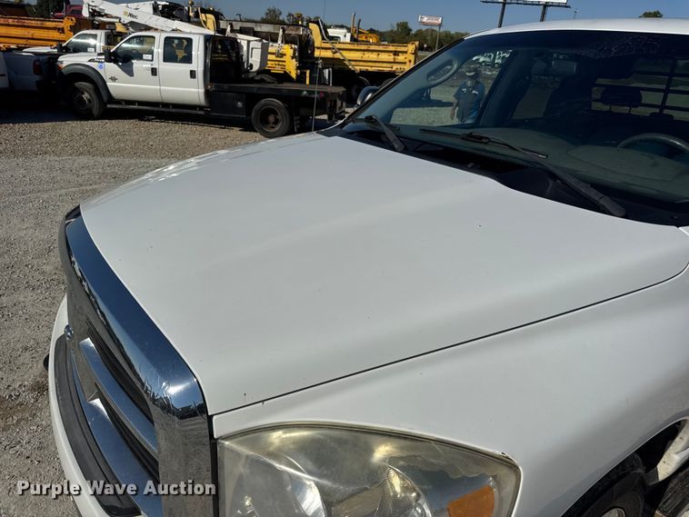 image for item DO2405 2006 Dodge Ram 2500HD Quad Cab flatbed pickup truck