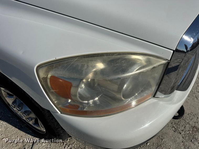 image for item DO2405 2006 Dodge Ram 2500HD Quad Cab flatbed pickup truck