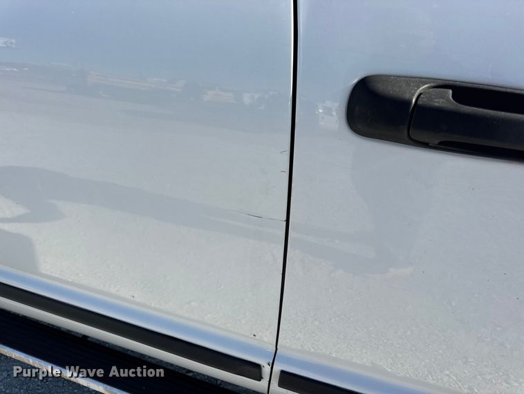 image for item DO2405 2006 Dodge Ram 2500HD Quad Cab flatbed pickup truck